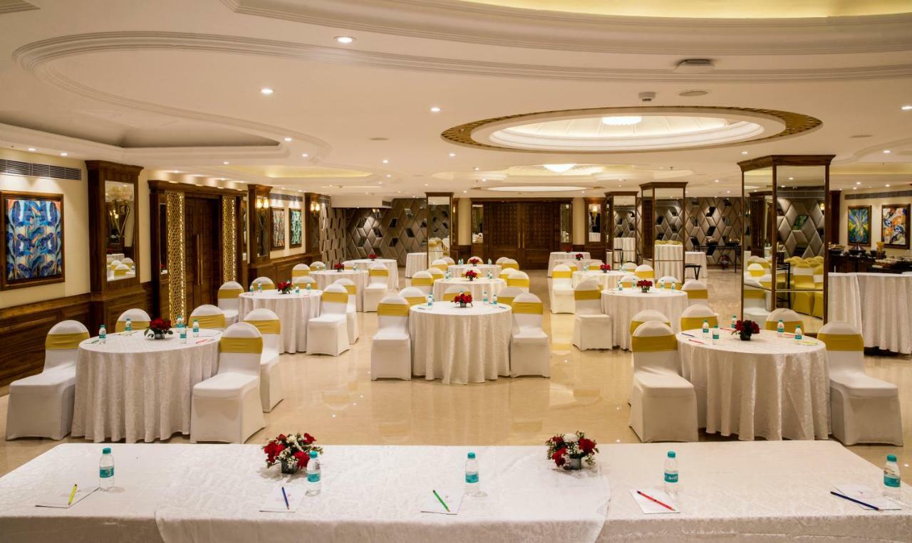 Regenta Central Cassia Zirakpur Chandigarh Exterior foto