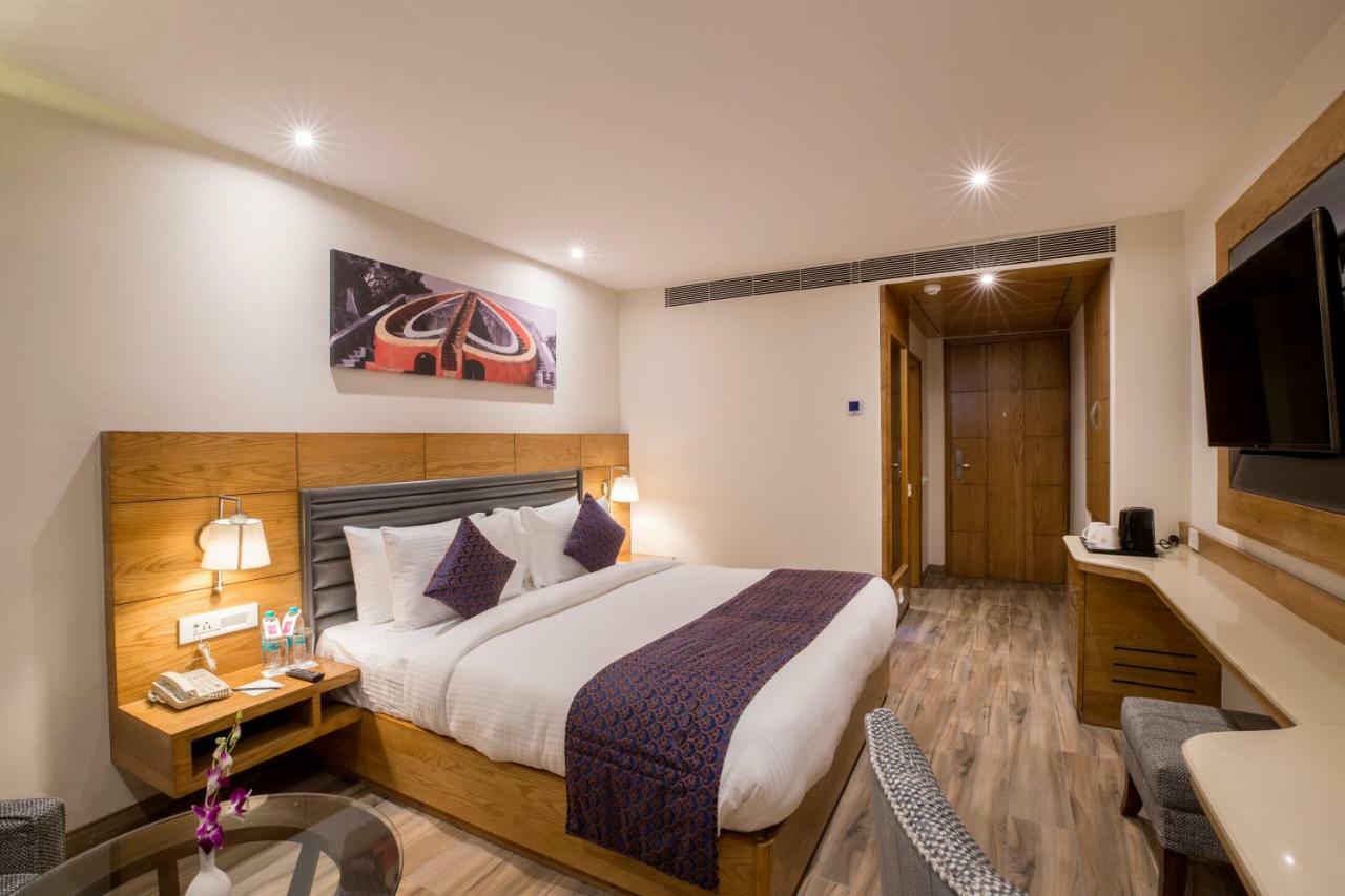Regenta Central Cassia Zirakpur Chandigarh Exterior foto
