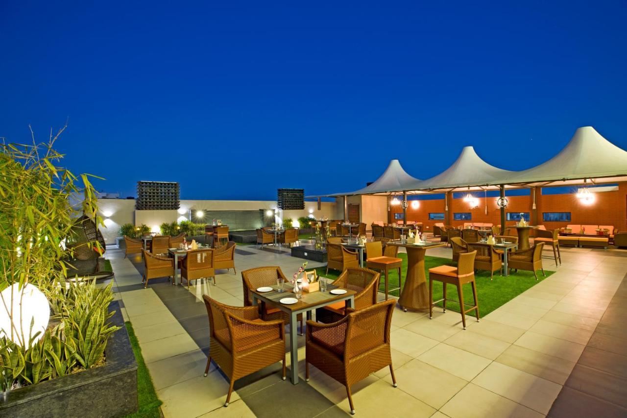 Regenta Central Cassia Zirakpur Chandigarh Exterior foto